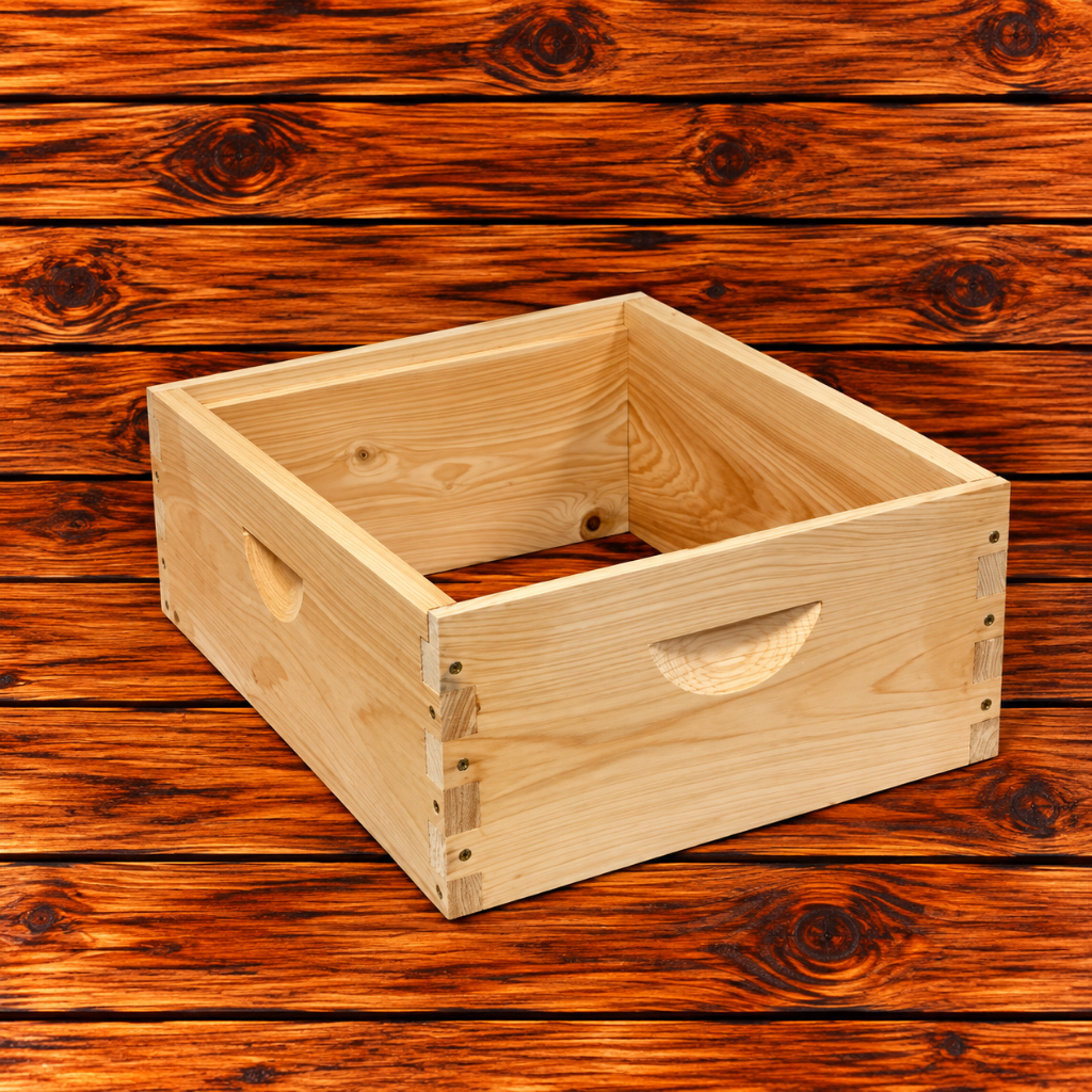 8-frame medium beehive super assembled without frames