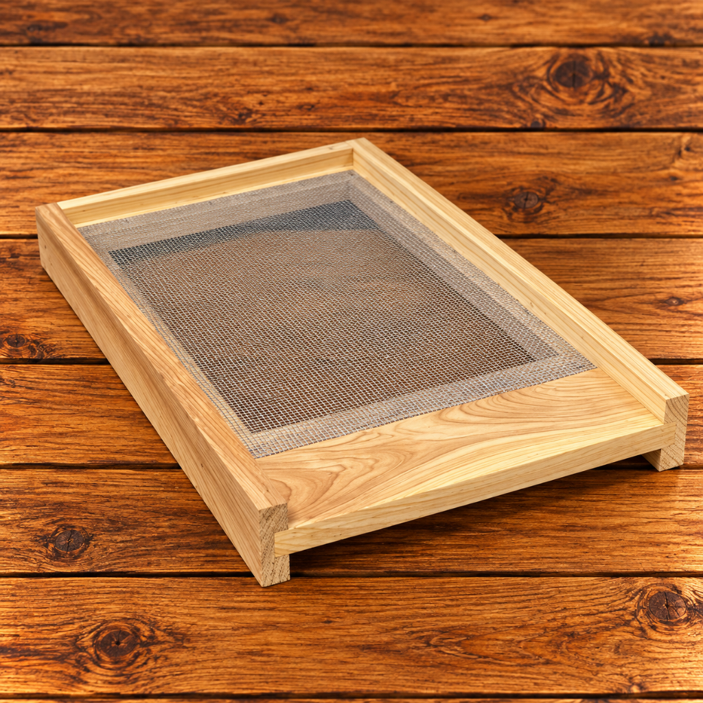88-frame screened cypress beehive bottom board with metal mesh screen
