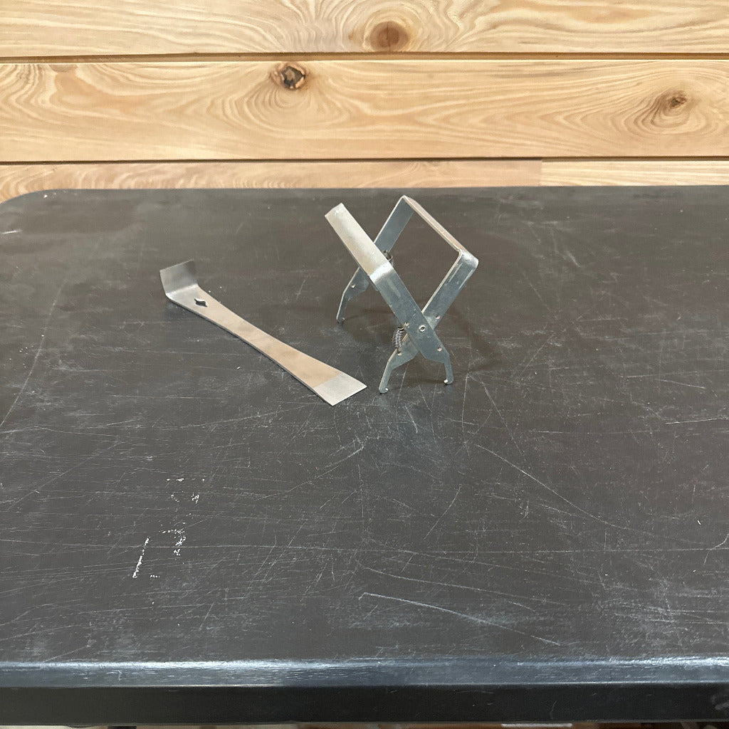 Frame grip, regular hive tool